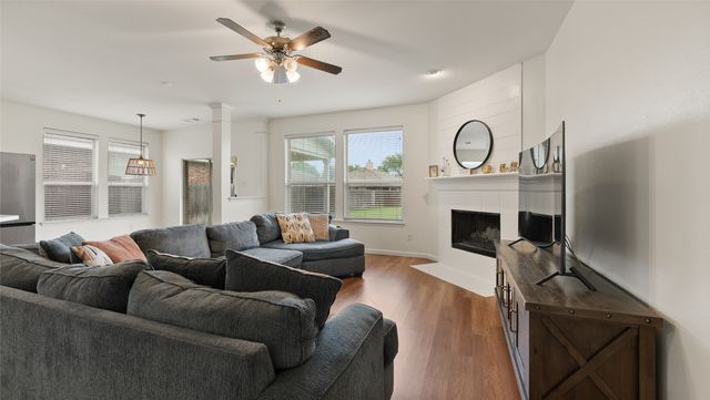 9208 Comanche Ridge Drive, Fort Worth, TX 76131