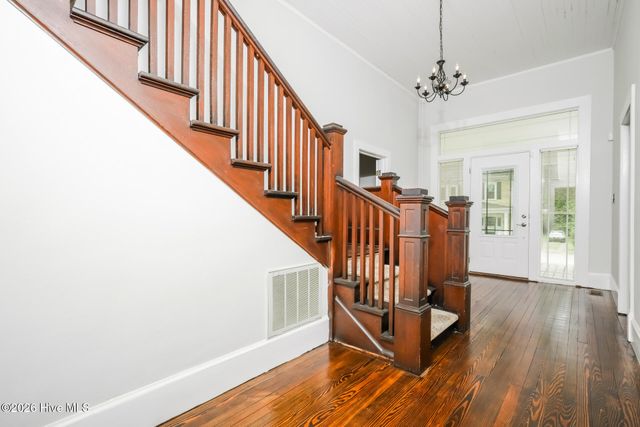 208 E Capitola Avenue, Kinston, NC 28501