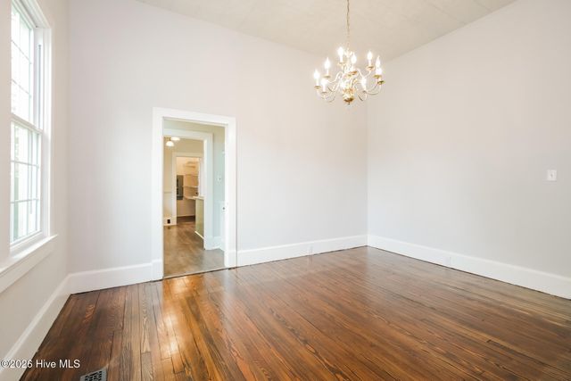 208 E Capitola Avenue, Kinston, NC 28501