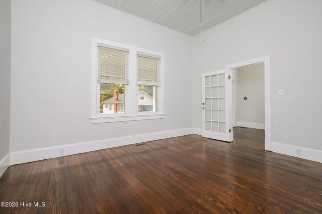 208 E Capitola Avenue, Kinston, NC 28501