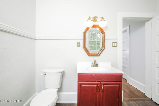 208 E Capitola Avenue, Kinston, NC 28501