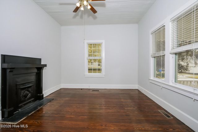 208 E Capitola Avenue, Kinston, NC 28501