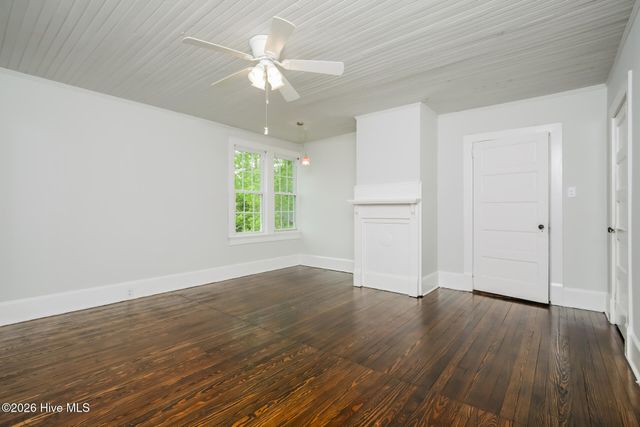 208 E Capitola Avenue, Kinston, NC 28501