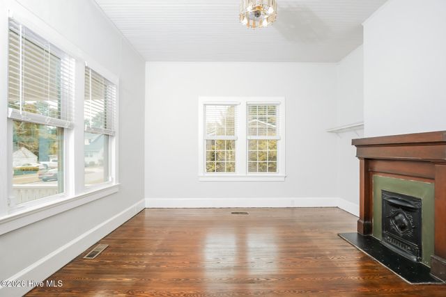 208 E Capitola Avenue, Kinston, NC 28501