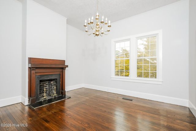 208 E Capitola Avenue, Kinston, NC 28501