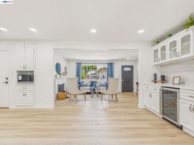 7482 Larkdale Avenue, Dublin, CA 94568