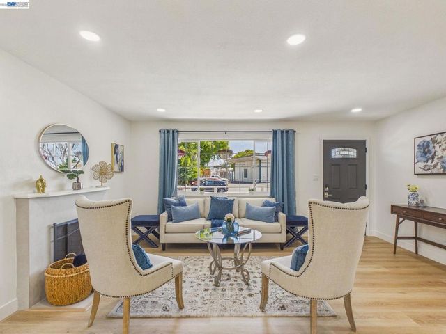 7482 Larkdale Avenue, Dublin, CA 94568