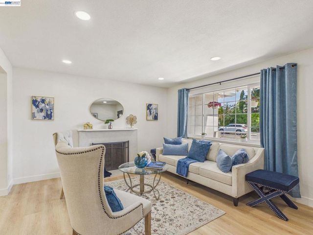 7482 Larkdale Avenue, Dublin, CA 94568