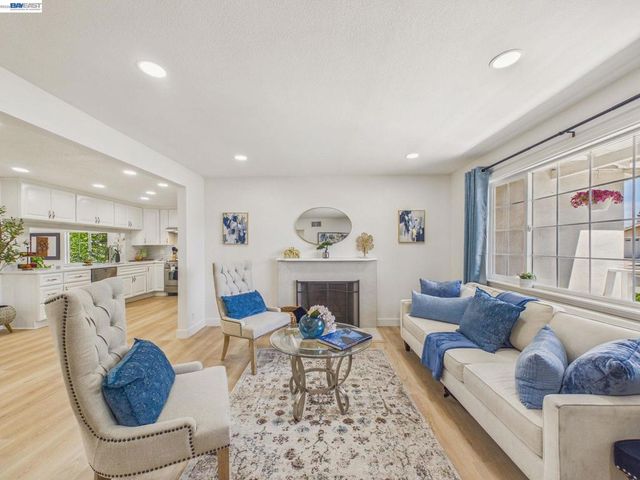 7482 Larkdale Avenue, Dublin, CA 94568