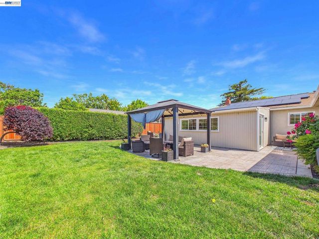 7482 Larkdale Avenue, Dublin, CA 94568
