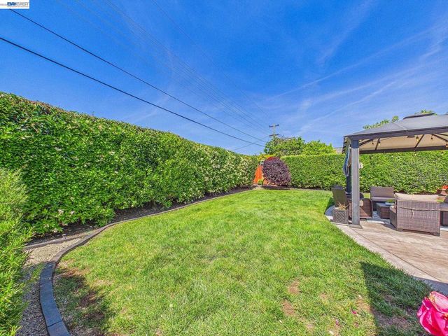 7482 Larkdale Avenue, Dublin, CA 94568