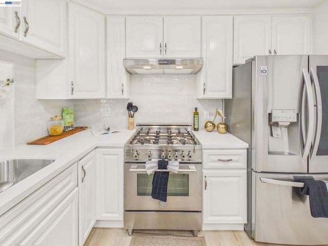 7482 Larkdale Avenue, Dublin, CA 94568