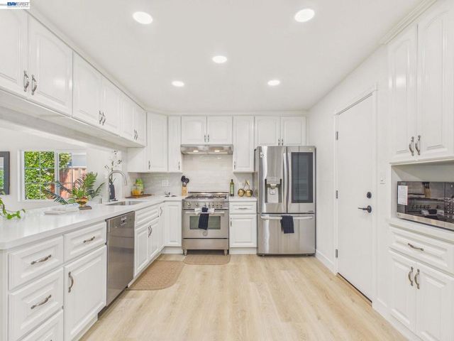 7482 Larkdale Avenue, Dublin, CA 94568