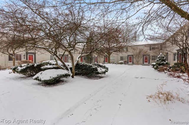 1724 Graefield Road, Birmingham, MI 48009