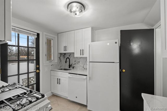 1724 Graefield Road, Birmingham, MI 48009