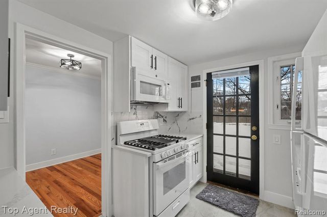 1724 Graefield Road, Birmingham, MI 48009