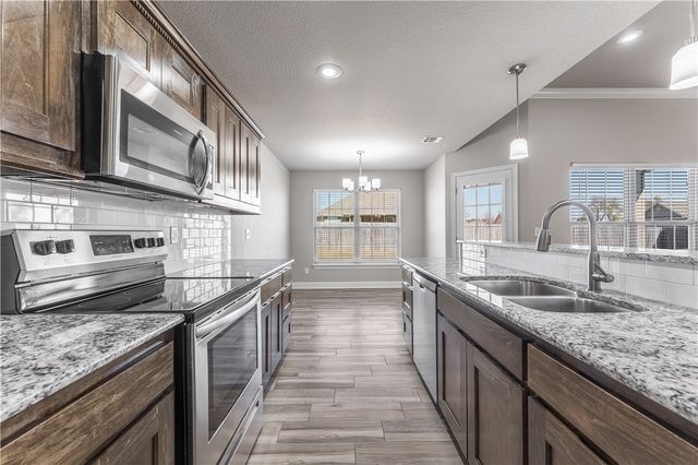 2220 Hunter Drive, Pea Ridge, AR 72751