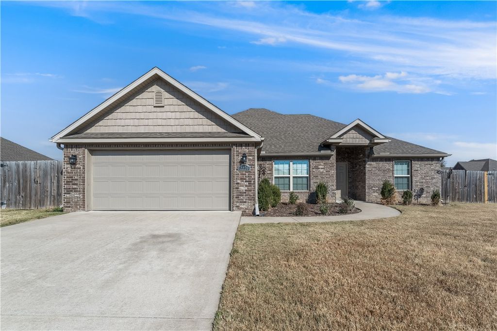 2220 Hunter Drive, Pea Ridge, AR 72751