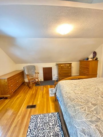 17 Howe Street, Quincy, MA 02169