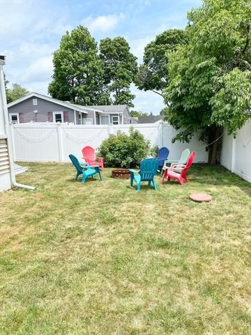 17 Howe Street, Quincy, MA 02169