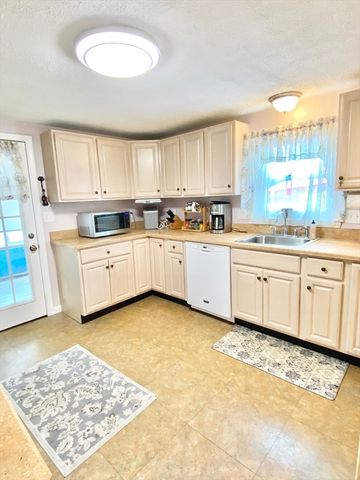 17 Howe Street, Quincy, MA 02169