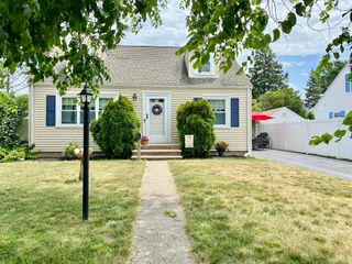 17 Howe Street, Quincy, MA 02169