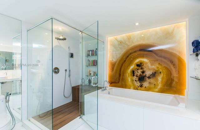 465 Brickell Ave 2301, Miami, FL 33131