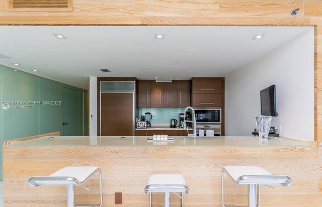 465 Brickell Ave 2301, Miami, FL 33131