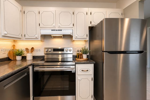 180 Saxony D 180, Delray Beach, FL 33446
