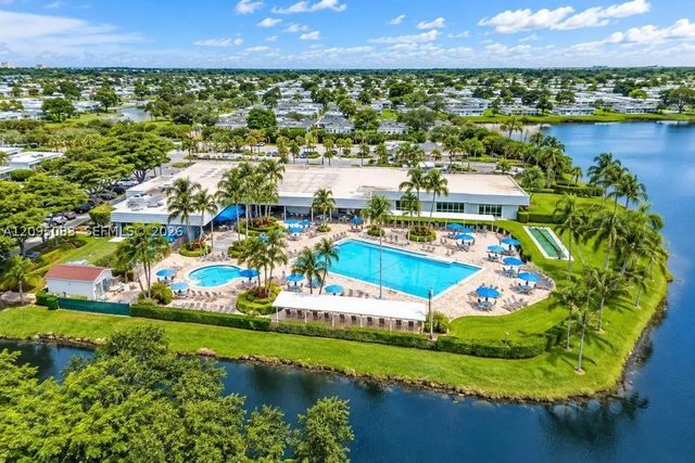 180 Saxony D 180, Delray Beach, FL 33446