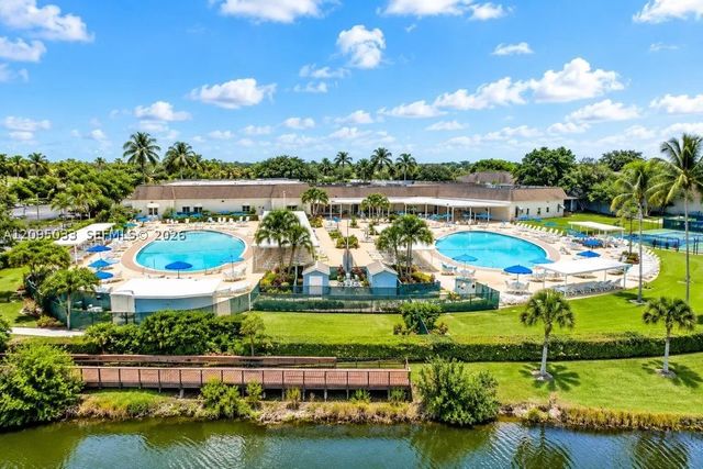 180 Saxony D 180, Delray Beach, FL 33446