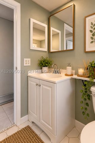 180 Saxony D 180, Delray Beach, FL 33446