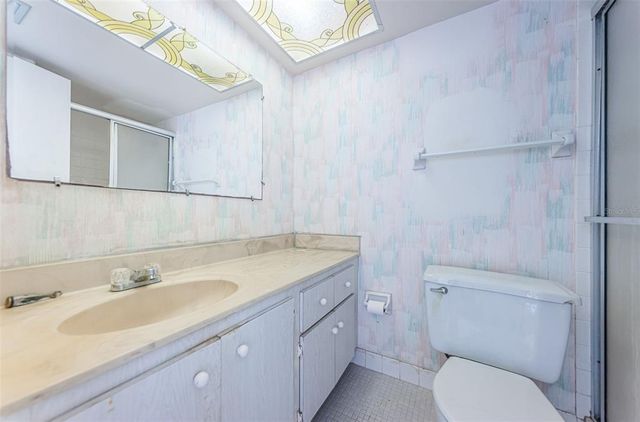 4895 BAY STREET NE 211, St Petersburg, FL 33704