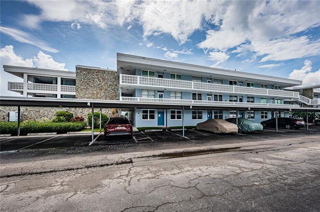 4895 BAY STREET NE 211, St Petersburg, FL 33704