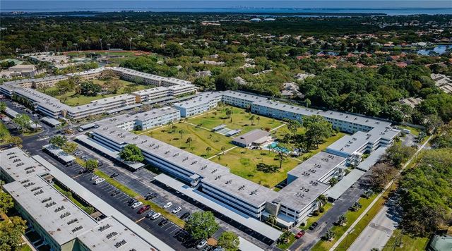 4895 BAY STREET NE 211, St Petersburg, FL 33704