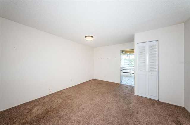 4895 BAY STREET NE 211, St Petersburg, FL 33704