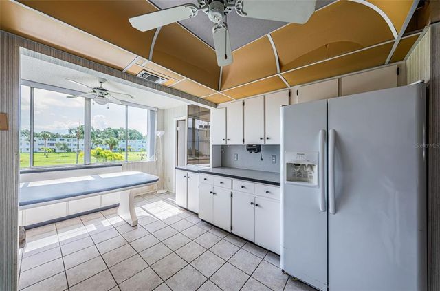 4895 BAY STREET NE 211, St Petersburg, FL 33704