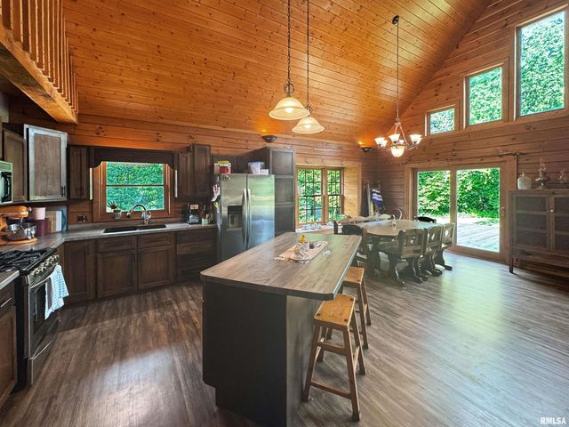 931 County Road 1035 Avenue, Mt Sterling, IL 62353