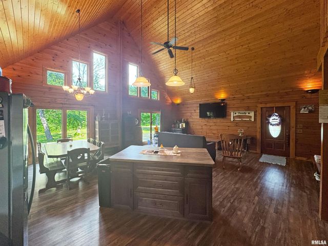 931 County Road 1035 Avenue, Mt Sterling, IL 62353