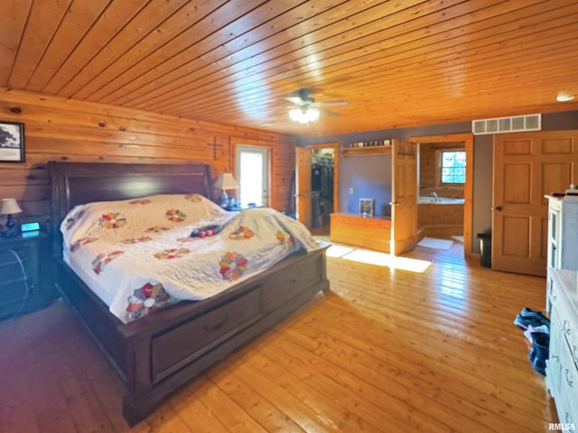 931 County Road 1035 Avenue, Mt Sterling, IL 62353