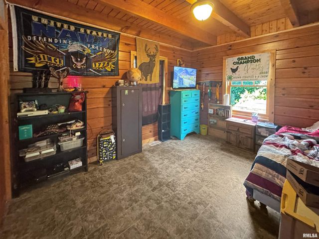 931 County Road 1035 Avenue, Mt Sterling, IL 62353