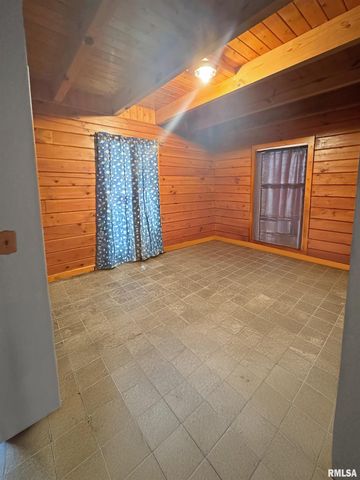 931 County Road 1035 Avenue, Mt Sterling, IL 62353