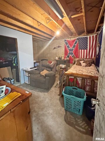 931 County Road 1035 Avenue, Mt Sterling, IL 62353