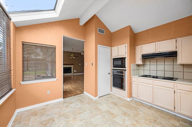 7118 River Garden Drive, Houston, TX 77095