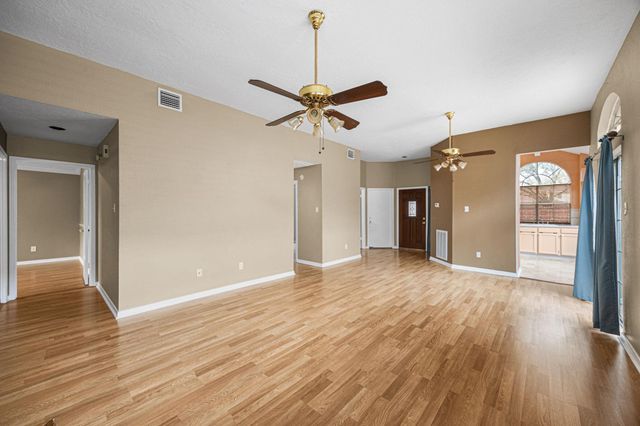 7118 River Garden Drive, Houston, TX 77095