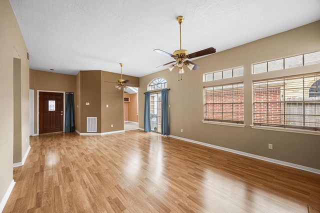 7118 River Garden Drive, Houston, TX 77095