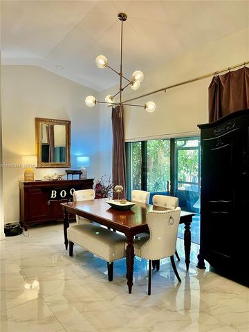 6201 Portsmouth Ln, Davie, FL 33331