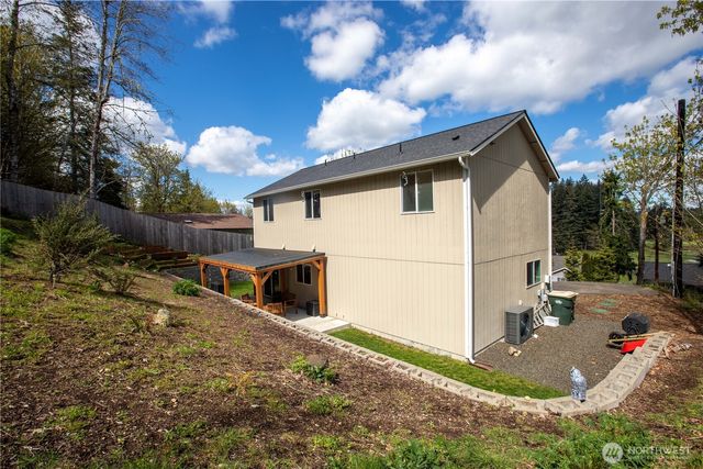 12141 Fairway Drive SW, Olympia, WA 98512