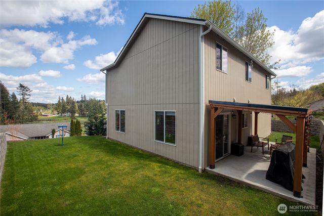12141 Fairway Drive SW, Olympia, WA 98512