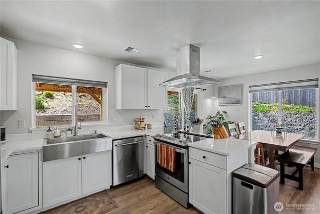 12141 Fairway Drive SW, Olympia, WA 98512